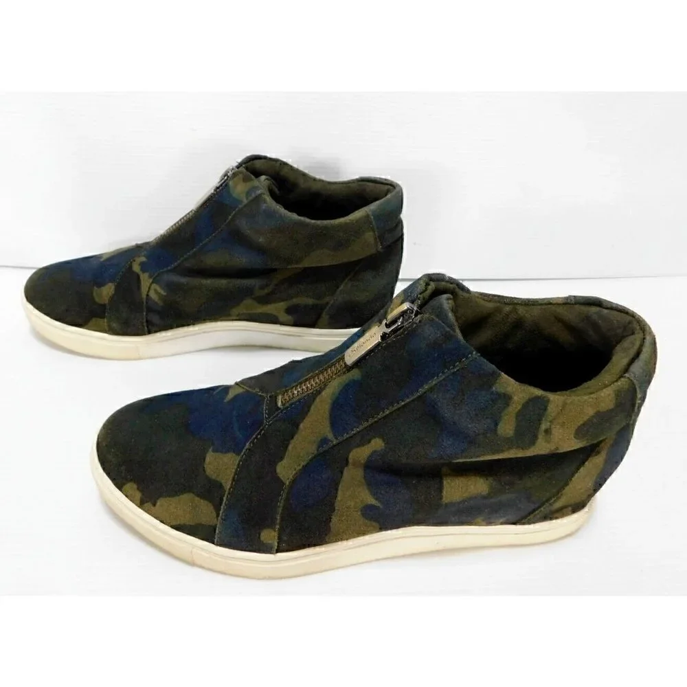 BLONDO woman's ankle boots, green & blue camo pattern size 8M RUNS SMALL!